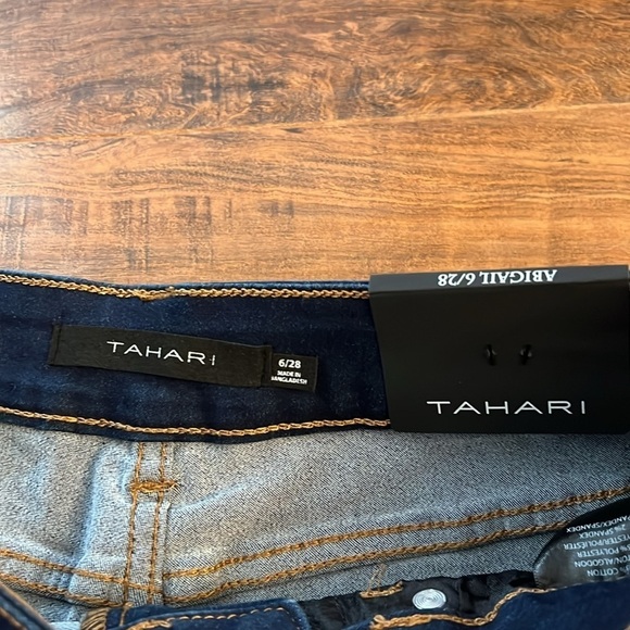 NWT Tahari Rayon Denim Abigail Mid-rise Bermuda Shorts size 6/28. - Picture 4 of 7